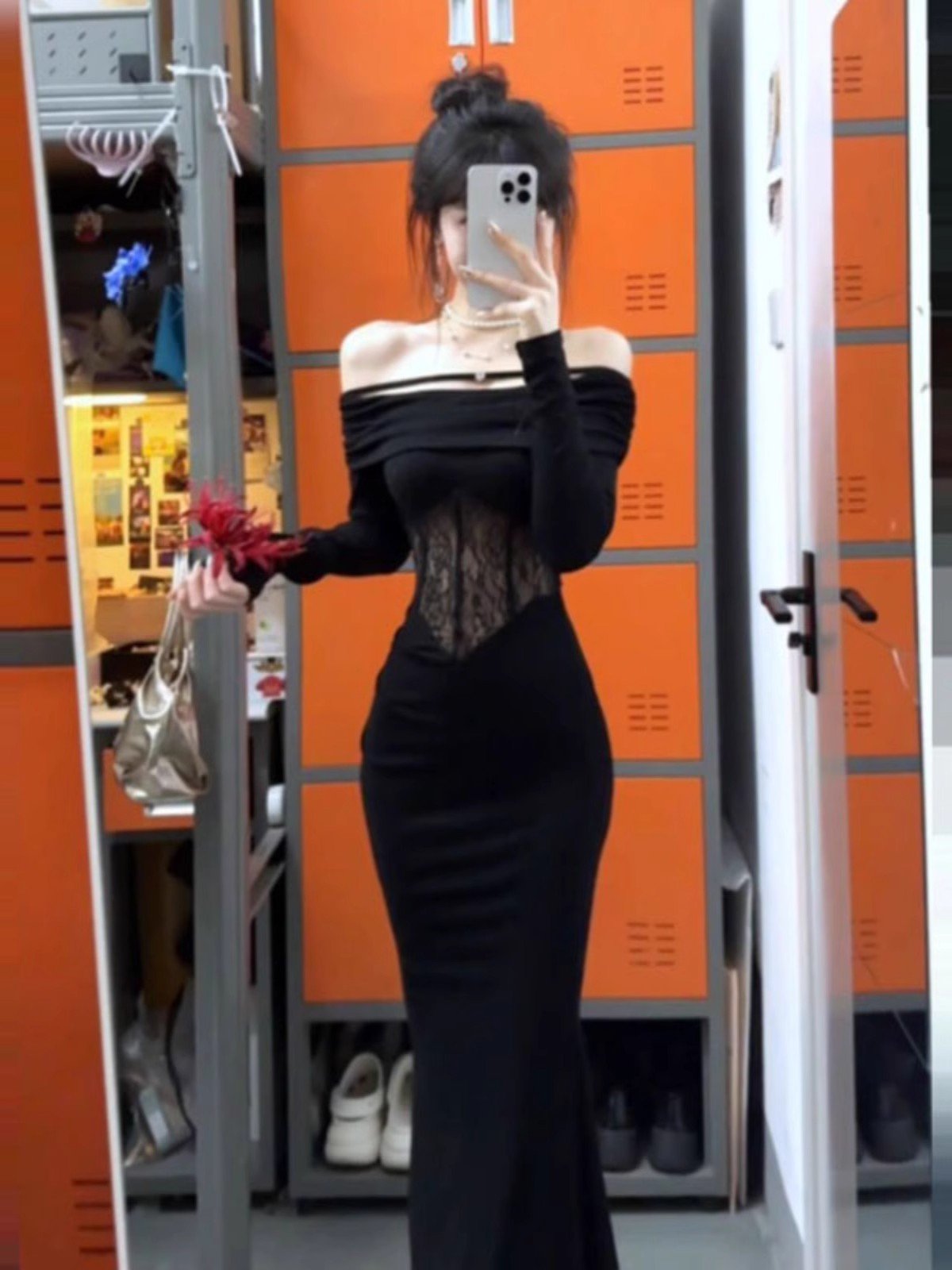 性感黑色蕾丝一字肩连衣裙女冬季御姐高级感
