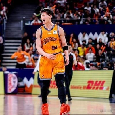 运动龙：王哲林一战打破“王奶奶”绰号，一