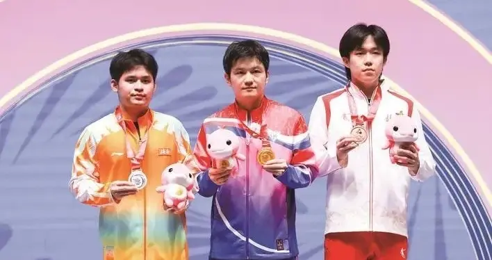 3-0、3-1，“金满贯”樊振东独得两分，无敌表现再次当选球队MVP