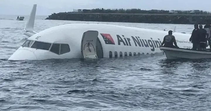 墨西哥海军一架医疗飞机在美国得克萨斯州附近海域坠海！5人遇难