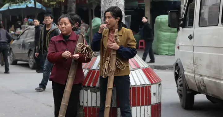 被误读的《万箭穿心》：那个最痛的人，或许不是李宝莉，而是小宝