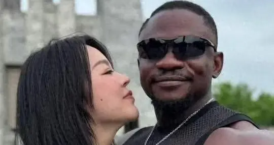 非洲小伙娶浙江姑娘，生俩混血儿子，定居杭州，不愿意回国