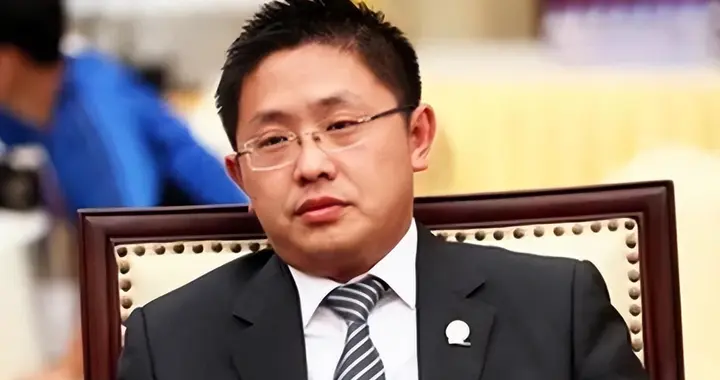 恒大超级蛀虫刘永灼：甚至比许家印还能揽财，狂烧千亿终落法网