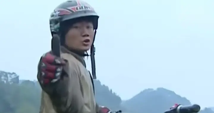 双向奔赴！尹正发文支持张雪机车，张雪要送一辆，尹正：我自己买