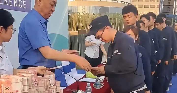 请别再给我看崔培军，不是发钱就是放假，就不能好好工作？