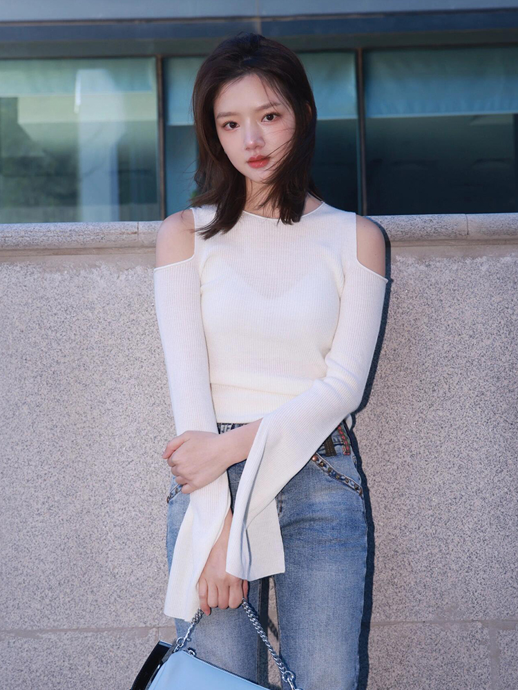 超火超好看白色露肩修身显瘦T恤