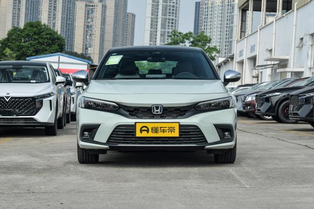 15万左右买什么车好？思域与轩逸对比，谁更值得购买？
