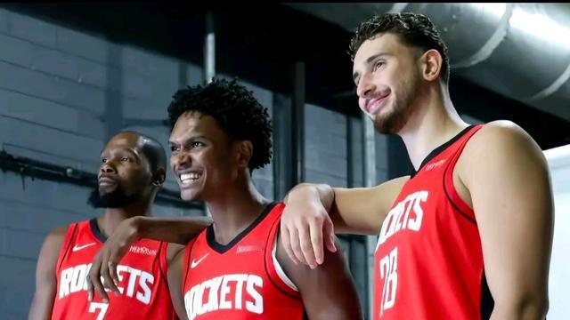 科比门徒：好多人都说季后赛的强度，小谢的