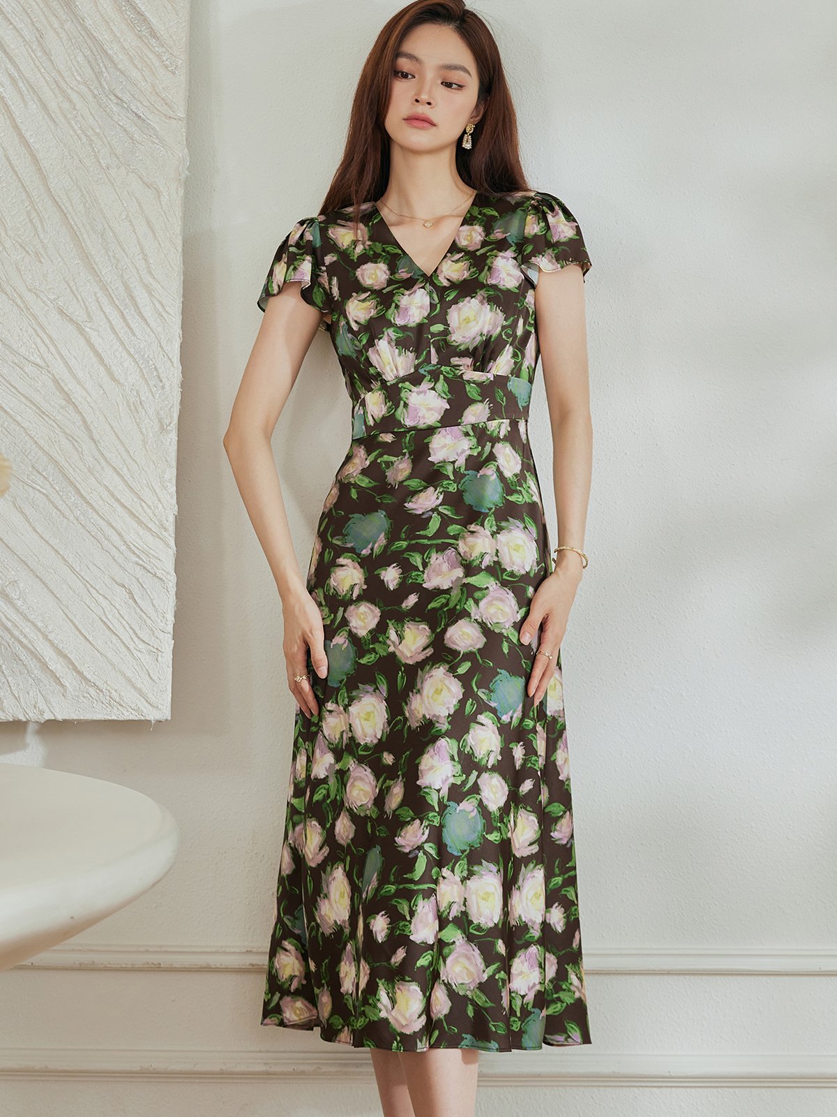 浪漫的夏日,当然要穿浪漫的连衣裙