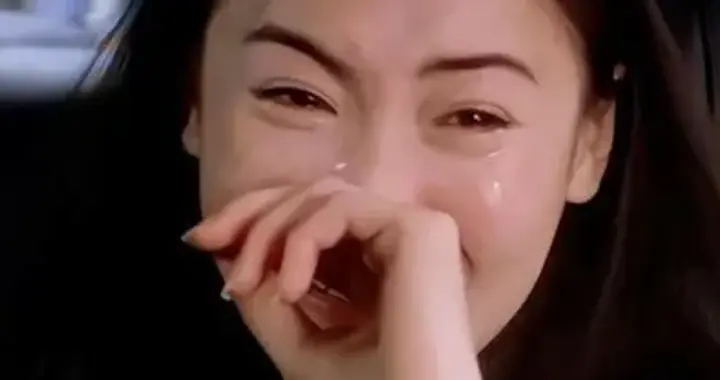 谢贤送别仪式极简冷清，柏芝遣子尽孝，王菲为何始终不露面