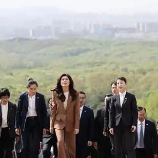 山有炑羲：万万没想到，郑丽文竟然抛出了这