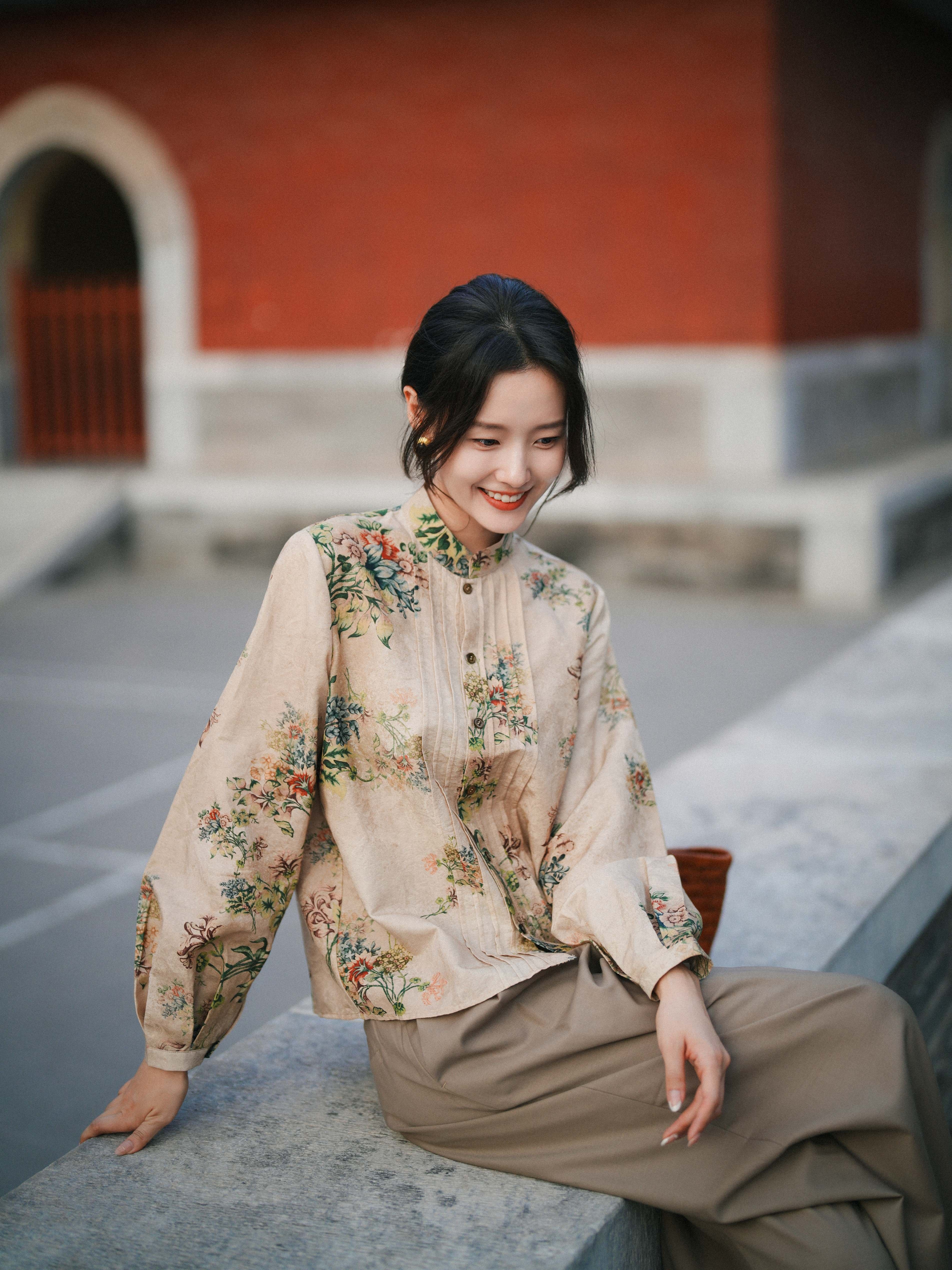 茶愫丝棉立领衬衫女风琴褶印花衫