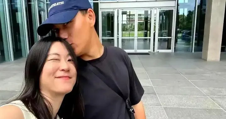 44岁影后黄璐再婚，与小15岁圈外物理系男友教堂完婚