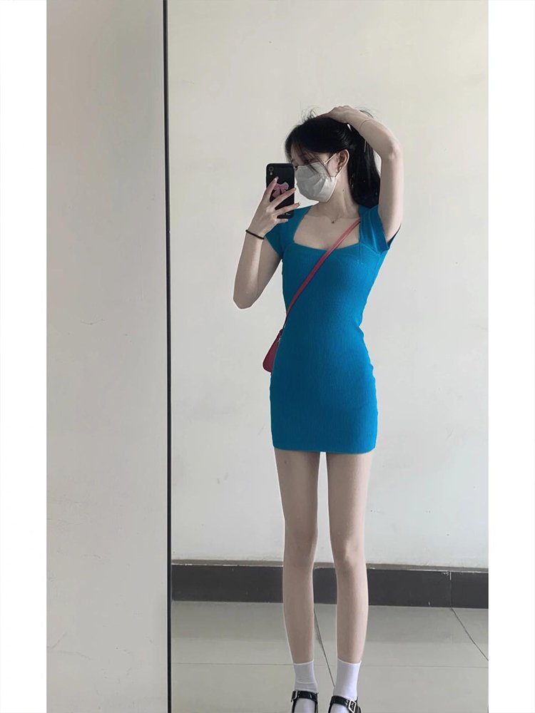 法式简约方领针织连衣裙