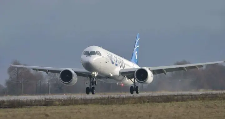 全俄产MC-21原型机完成转场飞行，全力推进认证测试与国产化进程