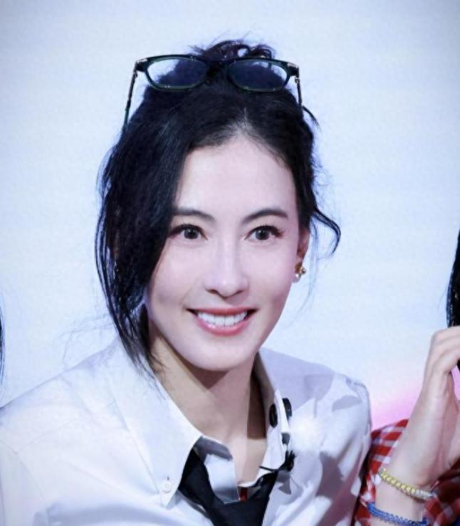 三胎生父曝光后，张柏芝案胜诉，结局大快人心，难怪谢贤夸她
