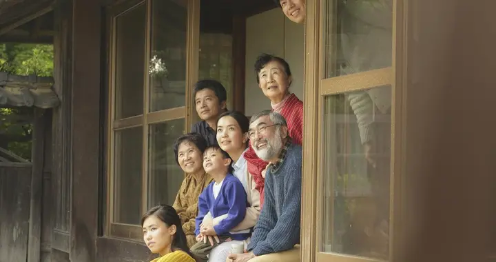 最冷清的家族真相：长辈老去，年轻断亲，血脉成寒冰