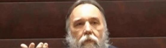 俄罗斯“智囊”杜金预言：俄乌打完仗，下场大战不在南海台海，而是在这个地...