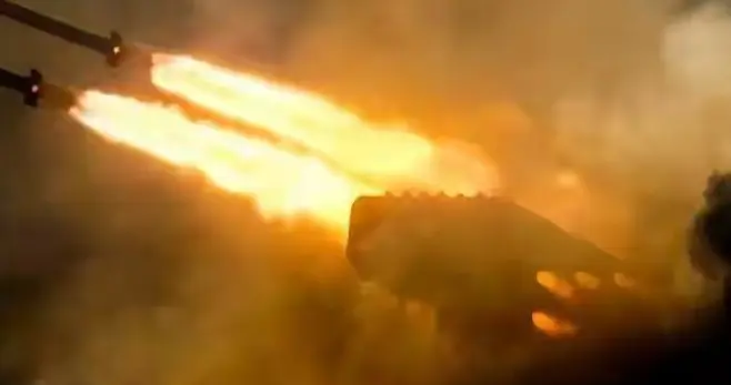 冲突四周年将至，俄乌千公里战线全线对攻