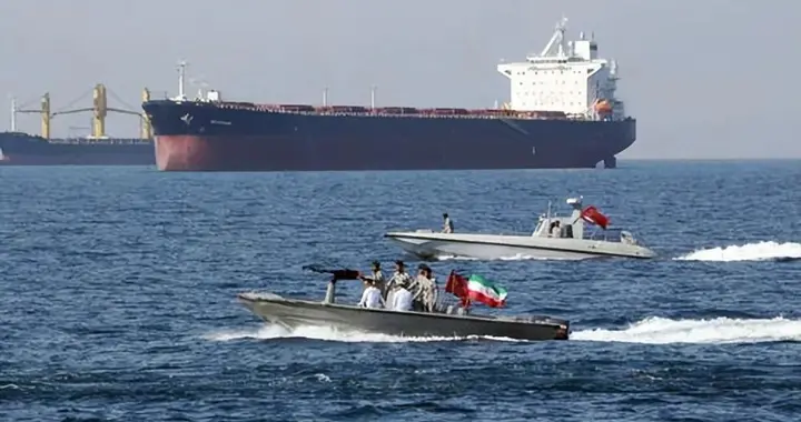 百架军机都封不住伊朗怎么办？美国甩出后招，第一个就点中国的名