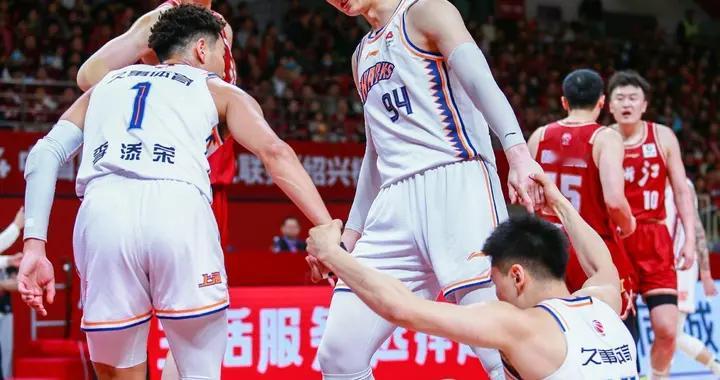 有一说一，CBA新赛季有望夺冠的就这四队 上海队在列 广厦不是第一