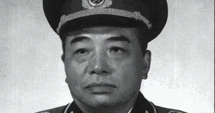 被俘的敌旅长，挣脱开看守，大喊：我要见彭德怀！他是我的老班长