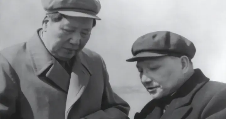 毛主席问邓公：我死后中国会怎样？邓公8个字回答令主席微笑点头