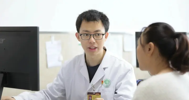 特别报道丨垫江县中医院廖成荣：青春铸魂承岐黄