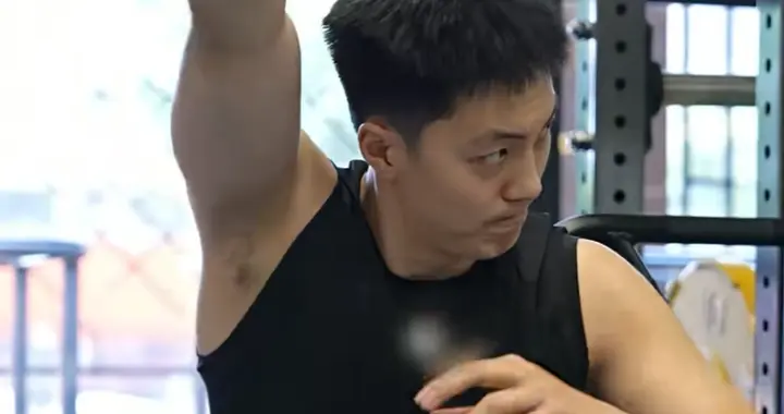 广东更训练！胡明轩徐杰均在，王洪泽回归变强壮，2争议球员在列
