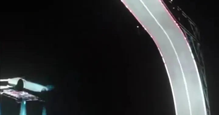 当商业演示遇到物理定律：马斯克与AI科学家关于“飞车”的讨论