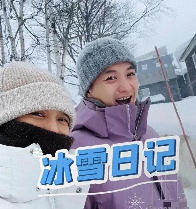 朱丹带儿女滑雪，周一围贴心帮老婆戴脖套，挽胳膊逛街像在谈恋爱