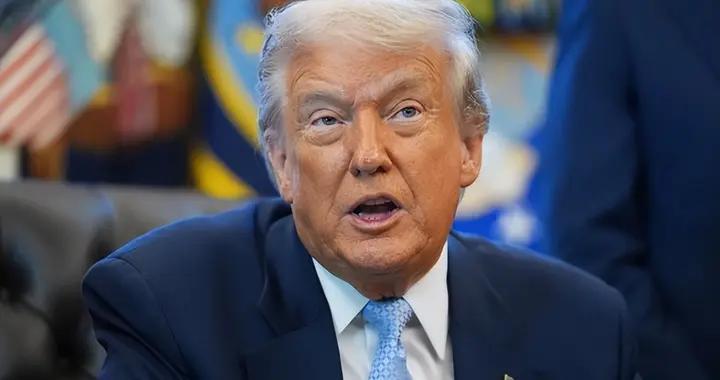 特朗普打出第二张牌，马杜罗压力山大，美军为何不敢直接动手？