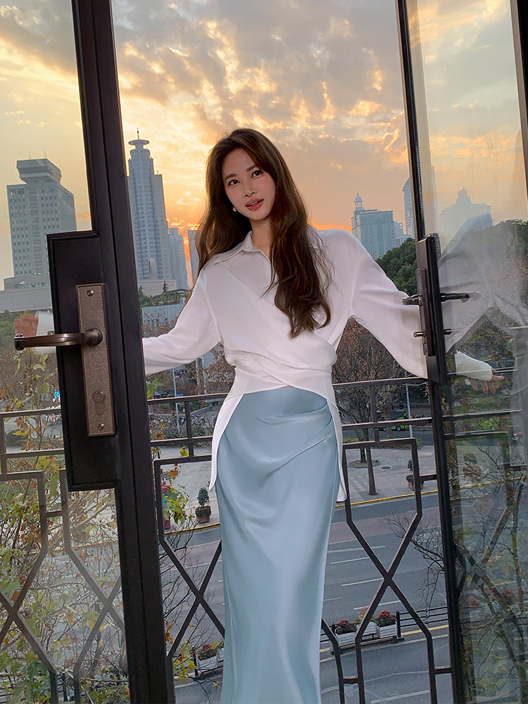 DPLAY法式宽松缎面衬衫