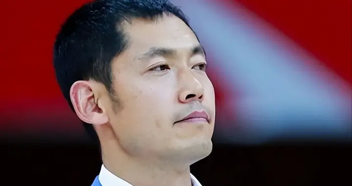 44岁张庆鹏现状：当教练很成功，老了不少，和1米7娇妻仍未生娃