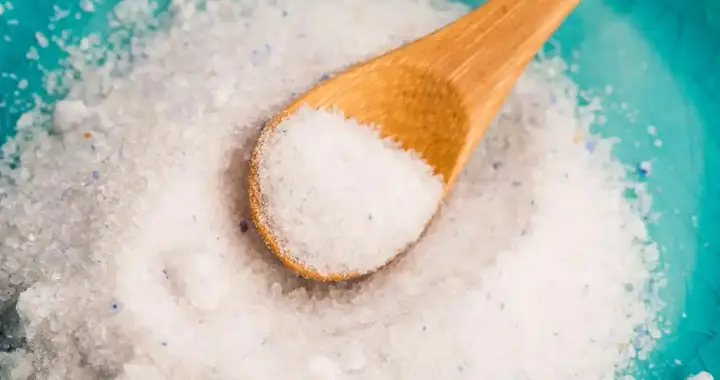 食盐被发现！医生研究发现：吃得越咸，脑梗患者血管就越干净？