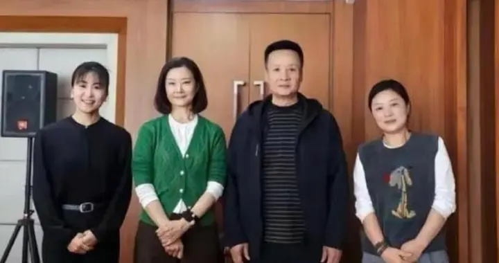 岁月不饶人！宋祖英如今模样大变，昔日辣妹子竟有了奶奶范