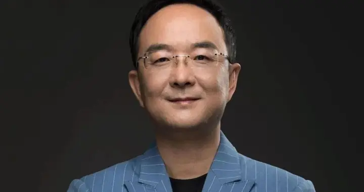 李东辉交棒，安聪慧接任：吉利掌舵人缘何此时更迭？