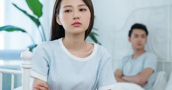 老了才发现：经常吵架的夫妻，到了晚年，多半逃不开三种结局
