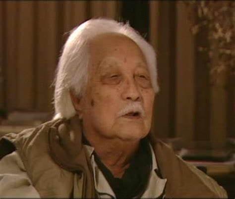 国徽在设计时，存在不少分歧，最后在1950年5.1之时悬挂天安门上