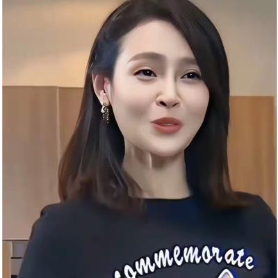 用户远方来：她是唯一给文章送花篮的演员