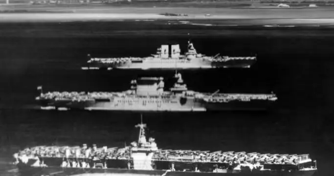 美国“游骑兵”号轻型航母