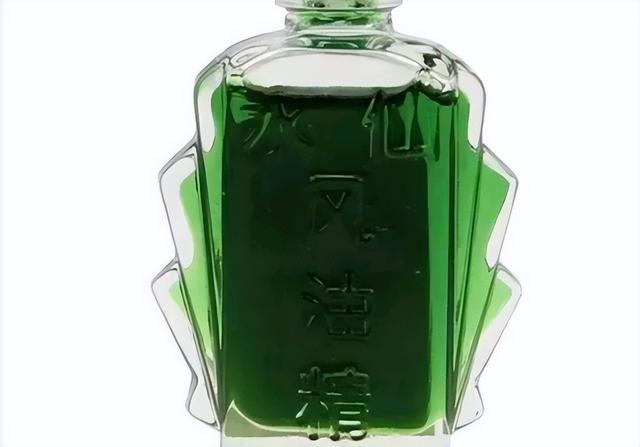 睡前把“风油精”滴进肚脐内，一段时间后，身体会收获什么?