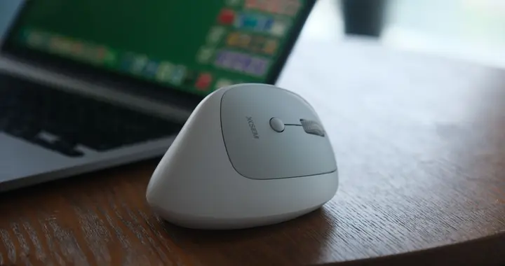百元级黑马！千元专业高品质的绝佳替代！西圣M1垂直鼠标深度评测