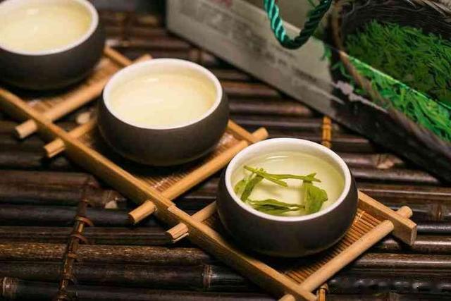 绿茶再次成为议论焦点！医生发现：喝绿茶时，千万多留意这几点！