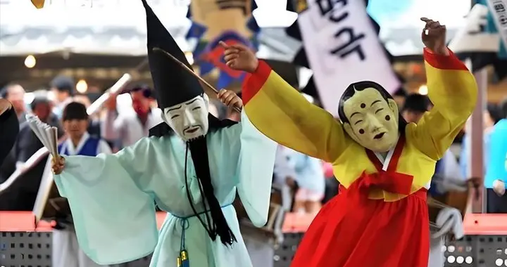 历史真相曝光！韩国沉迷窃取中国文化，根源竟是自卑心理？