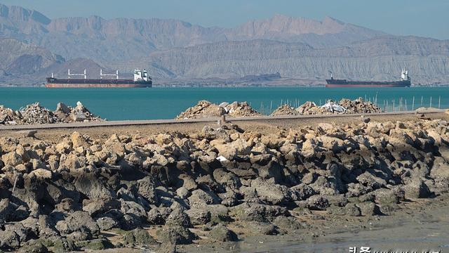 卧龙1Q5R：伊朗在谈判桌上没闲着，战场