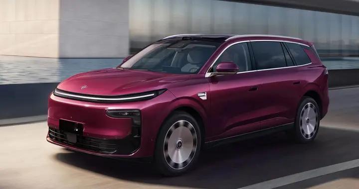大六座SUV，空间大、配置全，关键价格还不贵，带你看奕派M8