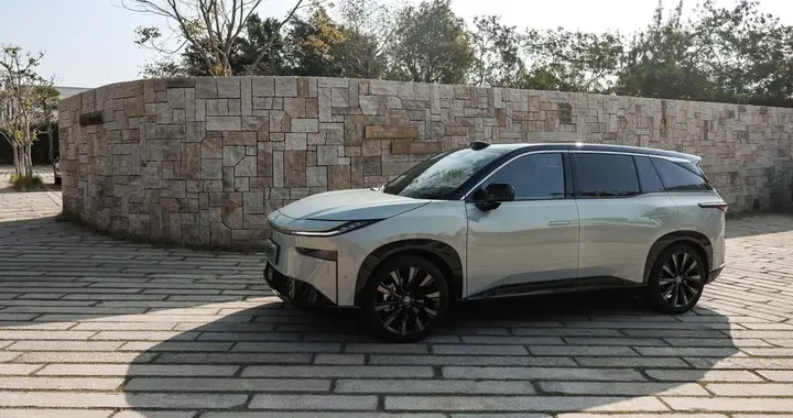 14万级智驾卷王！配激光雷达还包税，这车谁不爱？