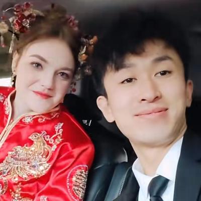 裕丰人间说：娶到美国女博士的外卖小伙“东