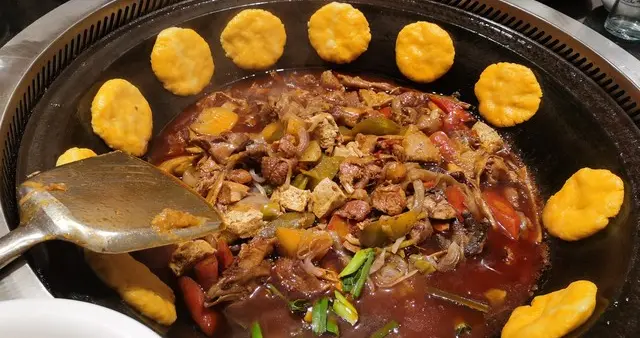 饭店后厨的大铁锅为啥好用